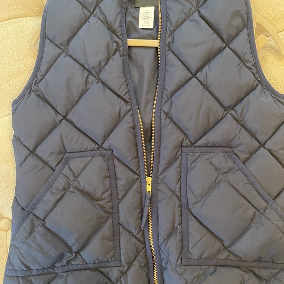 Jcrew women’s navy quilted vest - Picture 5 of 7